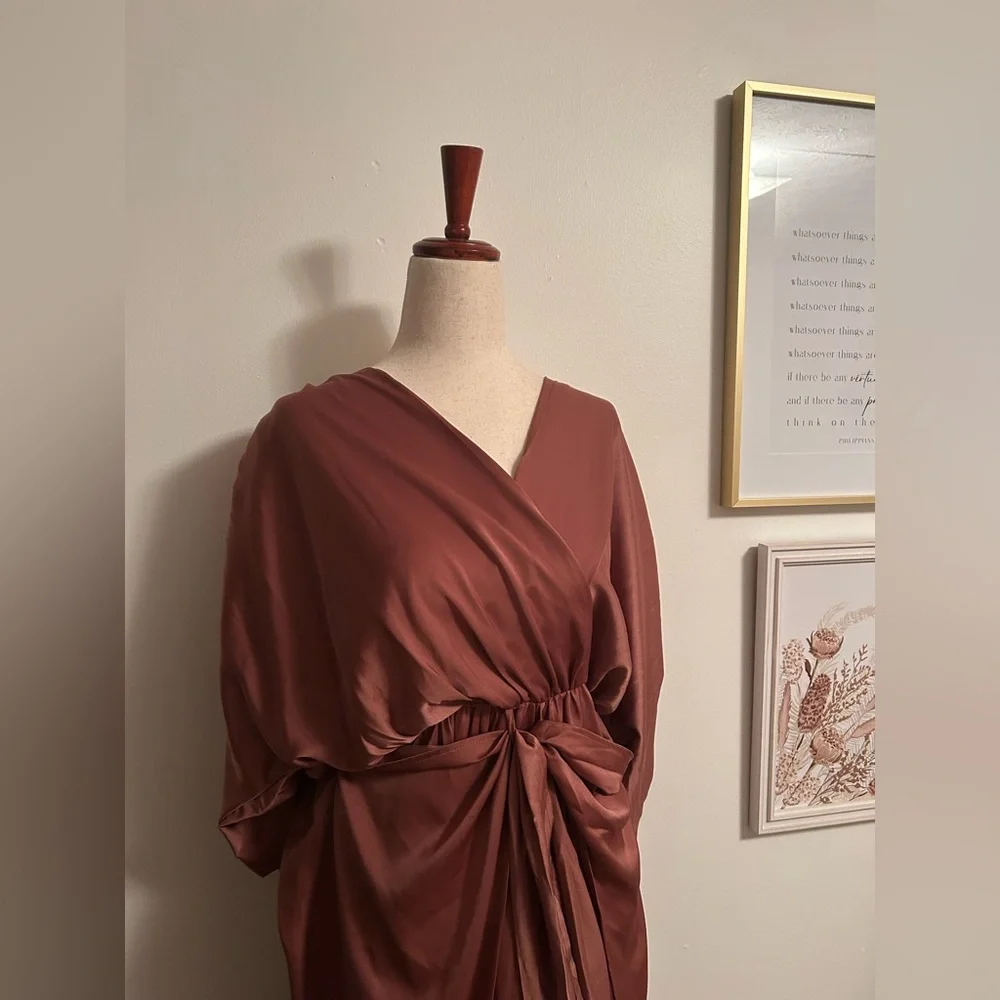 Women’s Midi Mable Dress - Picture 2 of 6